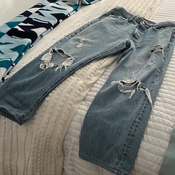 Vintage Distressed High Rise Levi’s - Size 27 - Picture 3 of 5